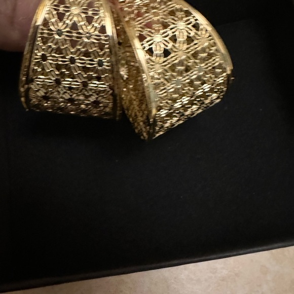 Elegant Gold Hoop Earrings - Picture 7 of 10